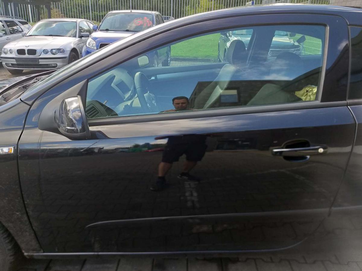 Opel Astra H GTC original Tür vorn links Z20R Saphirschwarz Rohbau Bj.2006